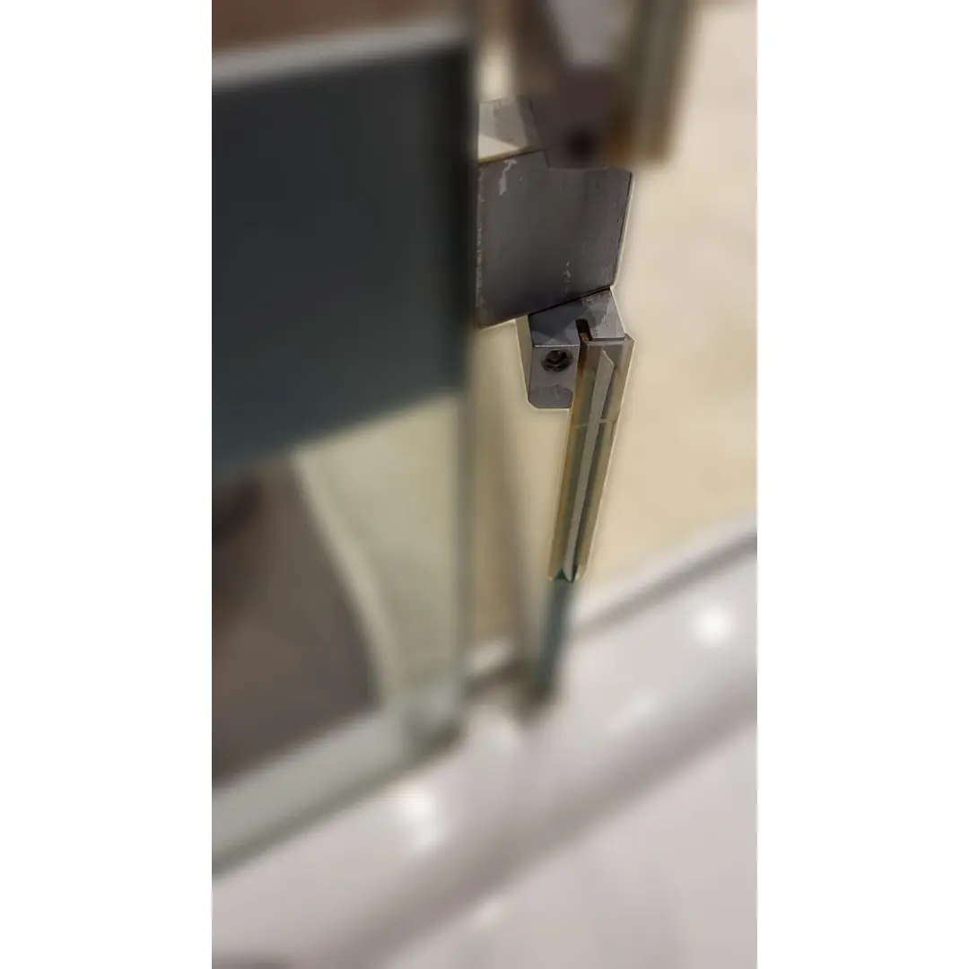 Stufen-Magnetleiste links 90° ESG 6 mm 2000 mm duka