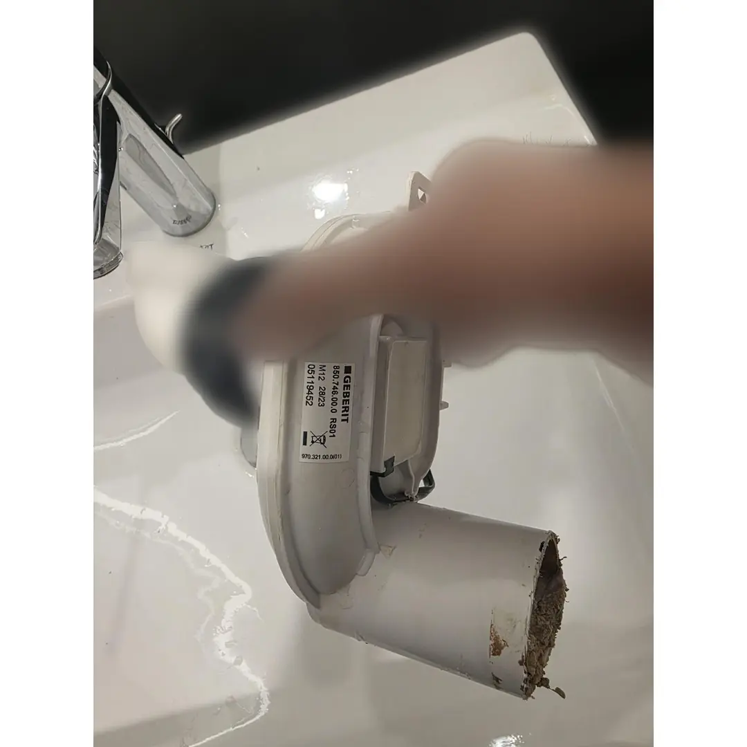 Geruchsverschluss mit Sensor