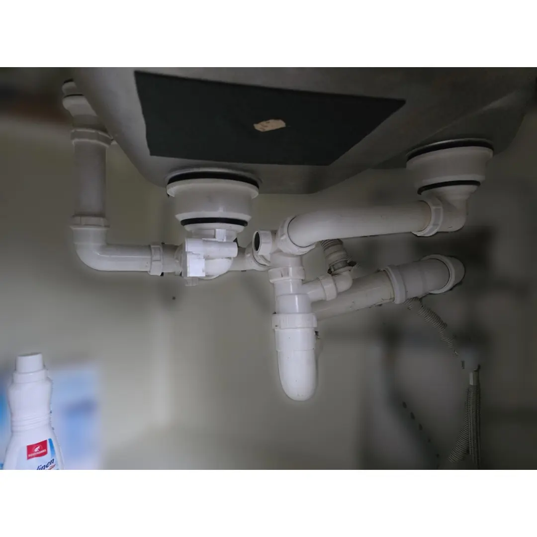 Ablaufgarnitur 1 x 3,5'' Sieb mit Ablauffernbedienung und 1 x 3,5'' Sieb manuell und 1 x 1,5'' Sieb manuell ohne Überlauf (Wird seit 03.05.2012 mit neuer Drehbetätigung (119293) ausgeliefert!)