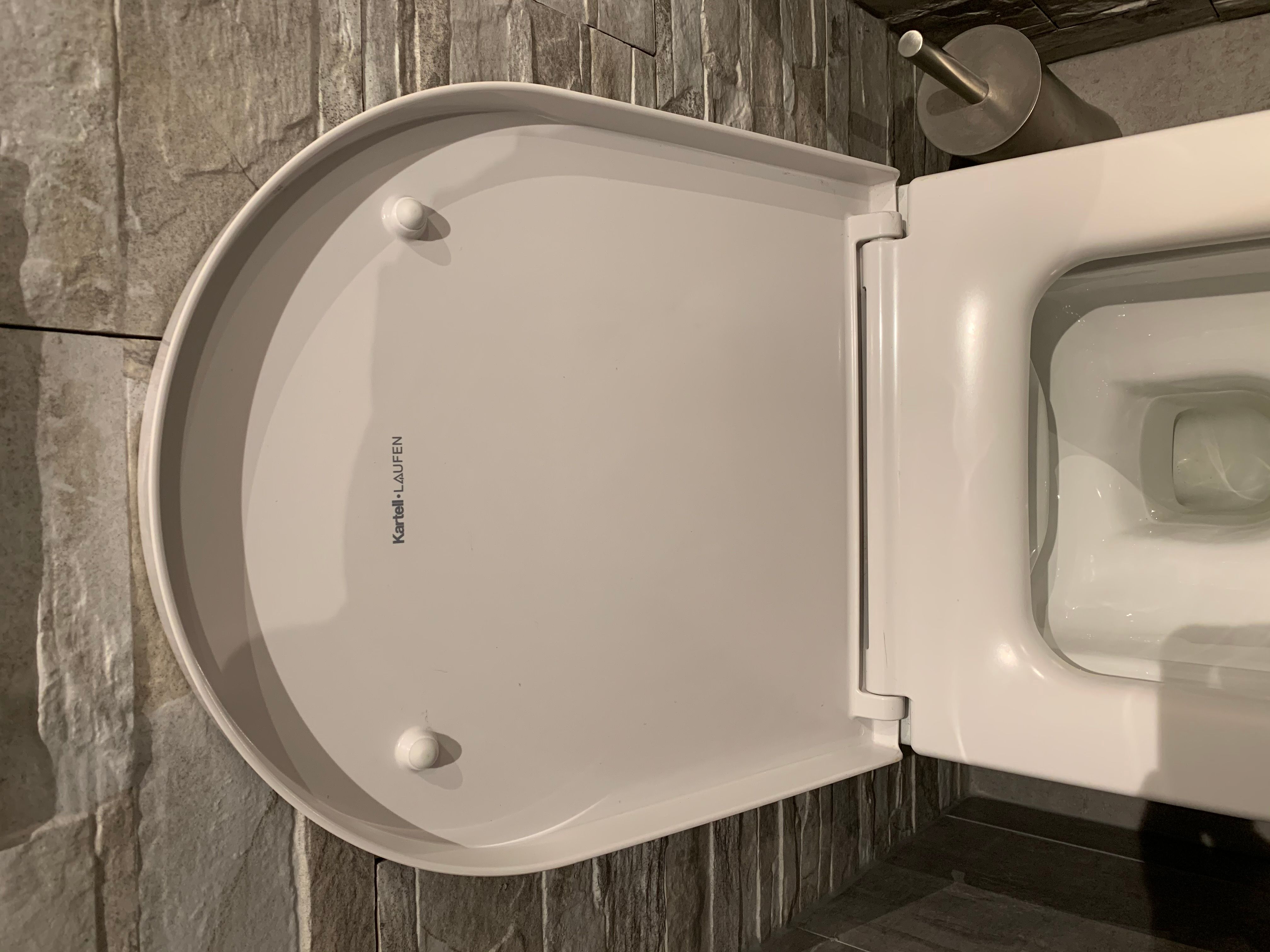 WC-Sitz Kartell weiss abnehmbar m.Deckel m.Absenkautomatik Laufen