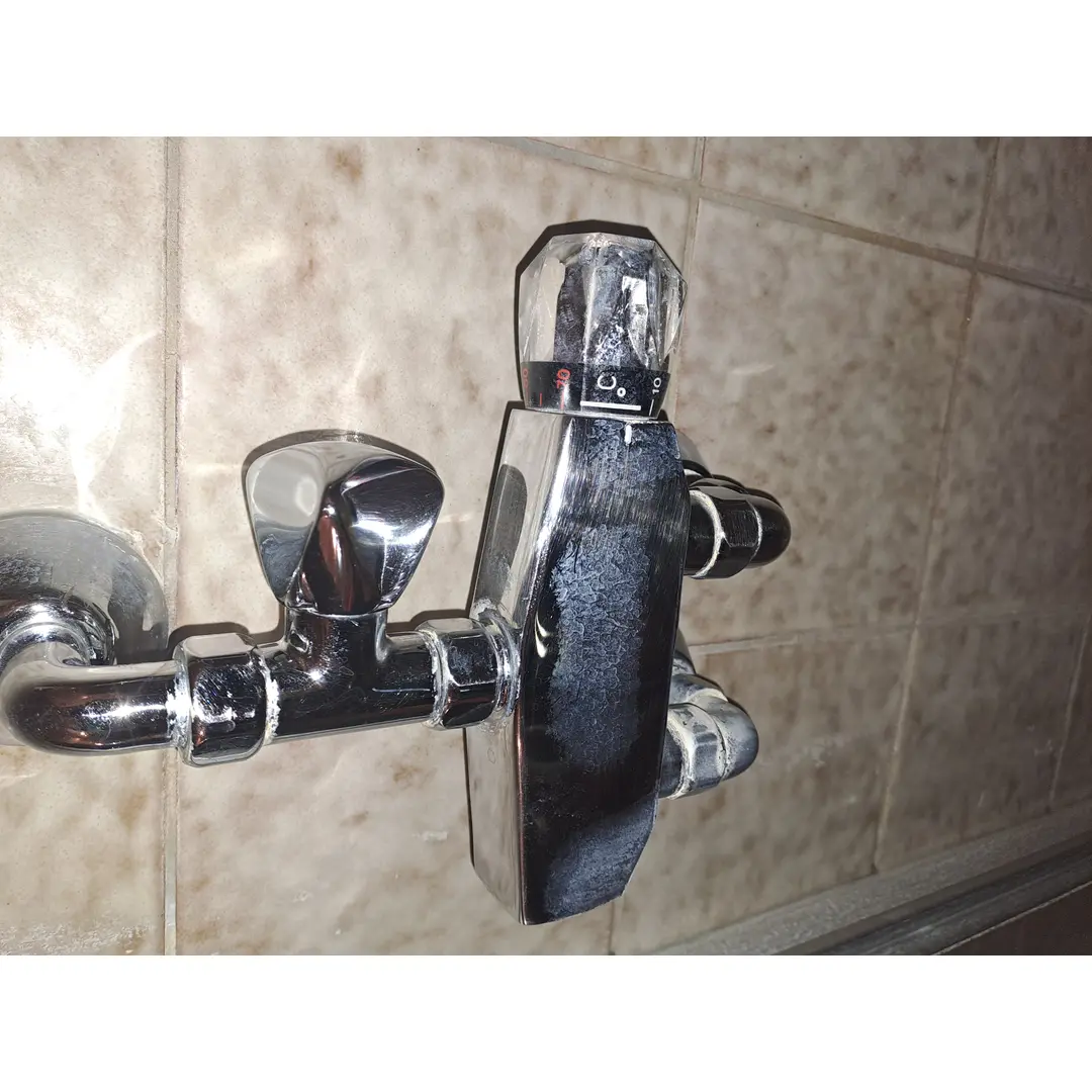 Lahrer Thermostat Batterie DN 15 Abgang m. Absperrventil, Anschluss von hinten, verchromt