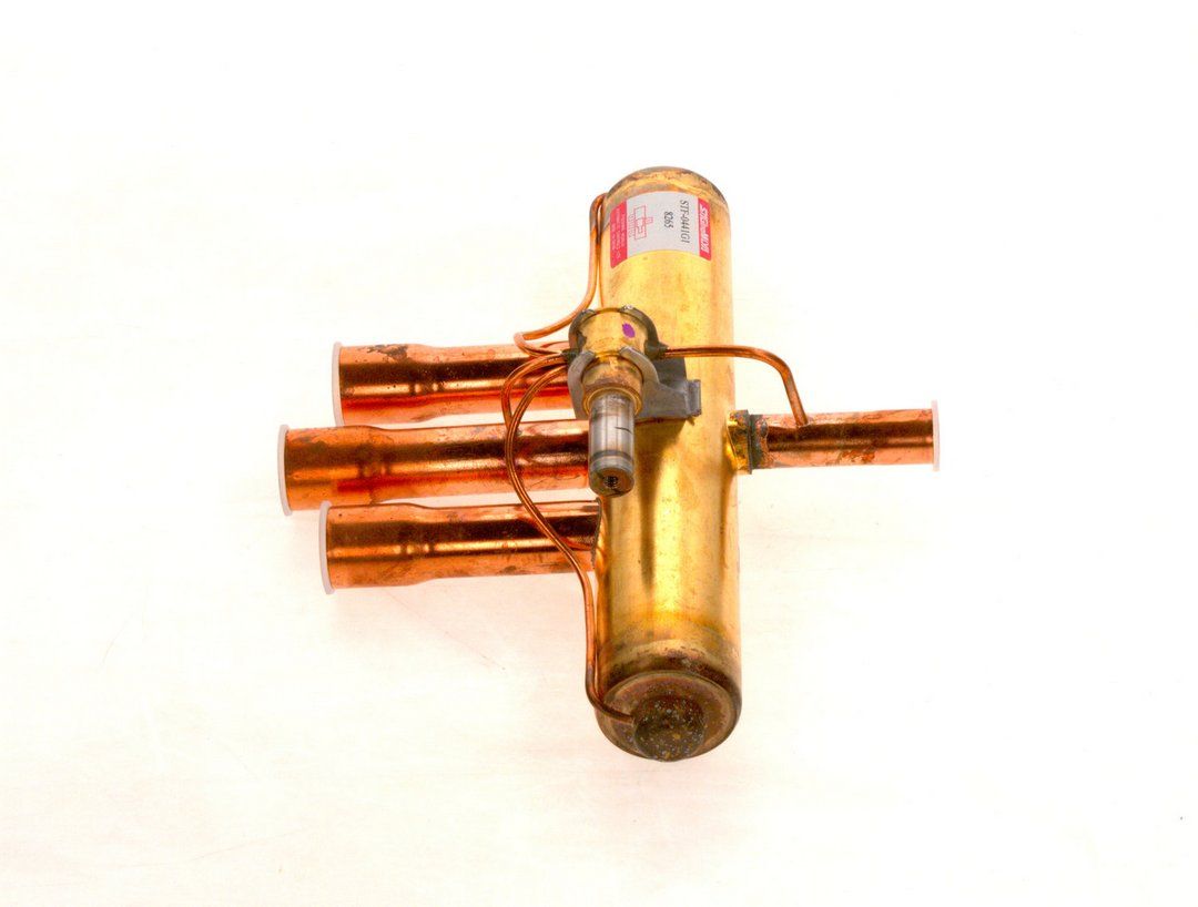 BOSCH Ersatzteil TTNR: 8733703877 4-Wege-Ventil STF-0441G1 13-17 kW